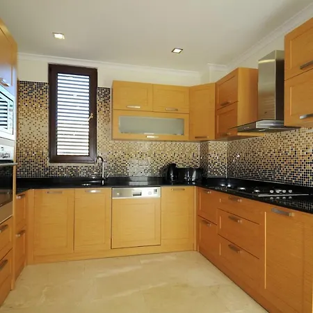 Gold City Premium Private Pool With Free Aqua Park Apartment